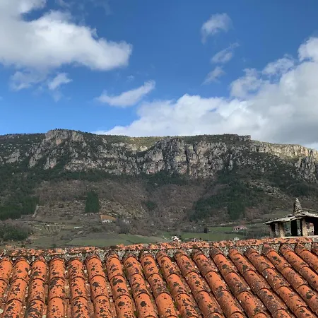 L'oustal De La Fontaine Grand Causses Et Gorges Du Tarn Holiday home Mostuejouls