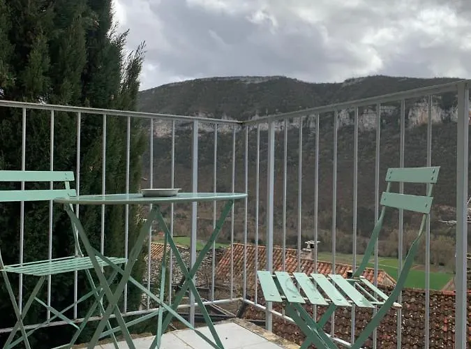 Semesterbostad L'oustal De La Fontaine Grand Causses Et Gorges Du Tarn *